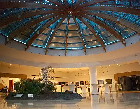 A Magyar Természettudományi Múzeum üvegkupolás belső tere