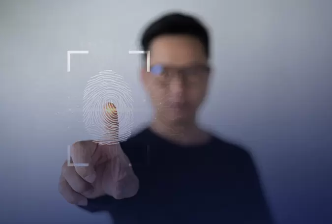 Ujjlenyomatos és arcfelismerésen alapuló biometrikus azonosítás