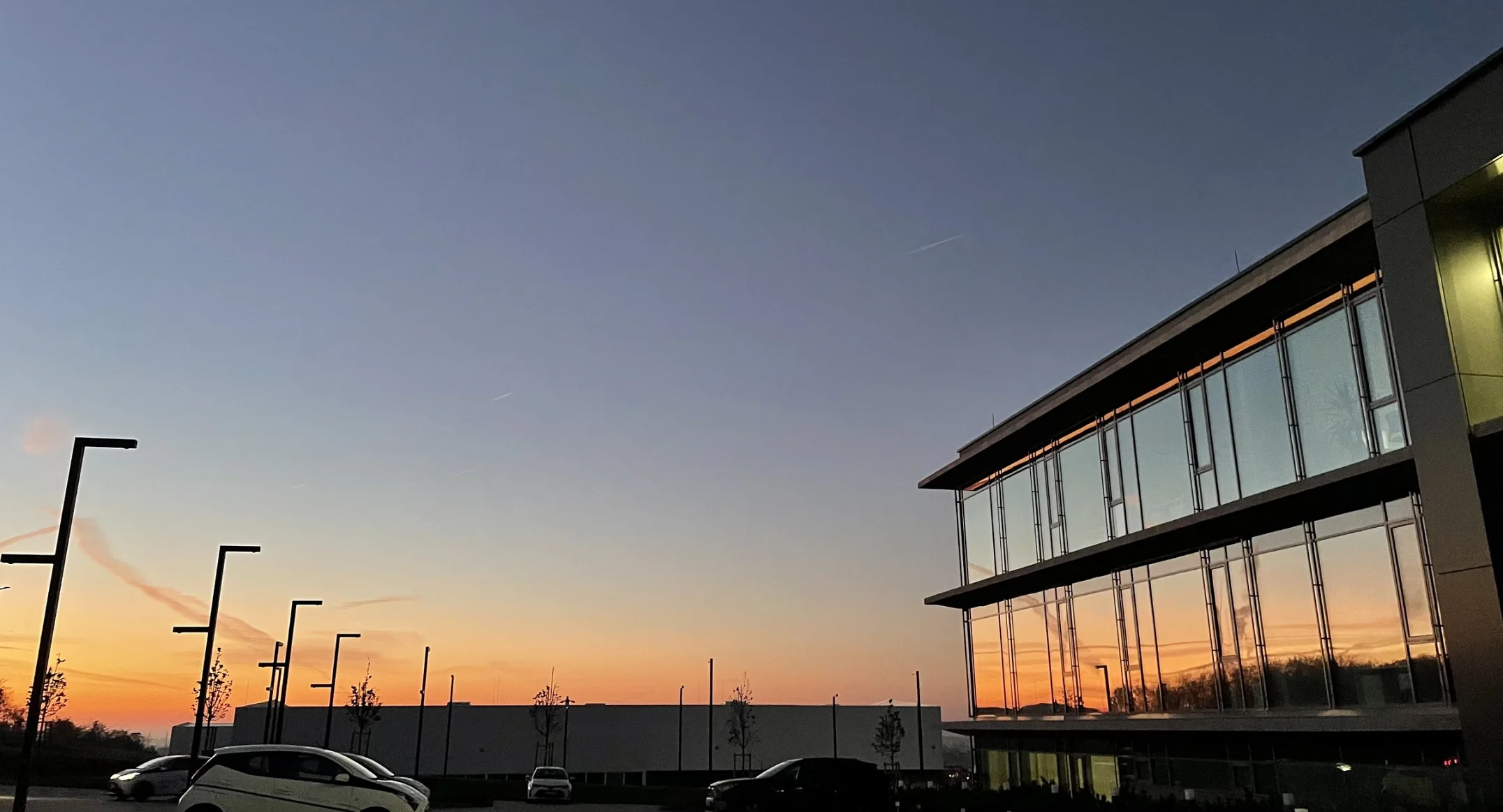 A Bayer Construct sóskúti székháza és környezete panorámaképen